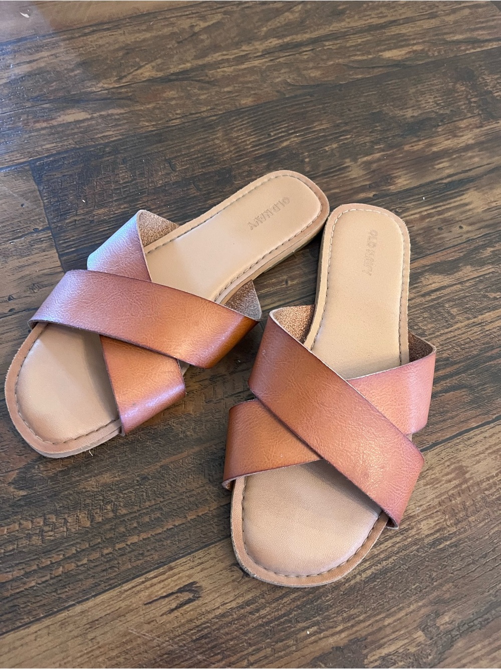 Old Navy Women's Crisscross Slide Sandals in Cognac Brown